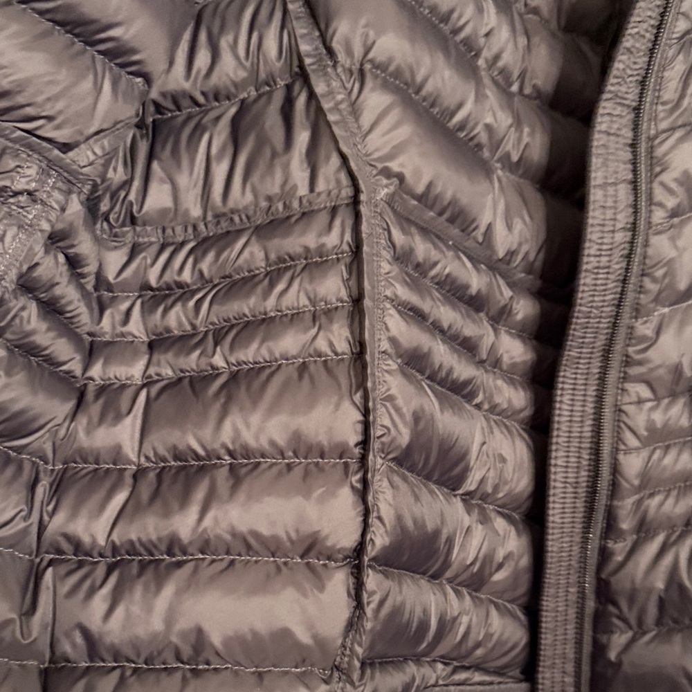 Lands' End Women’s Black Quilted Jacket - Picture 5 of 6